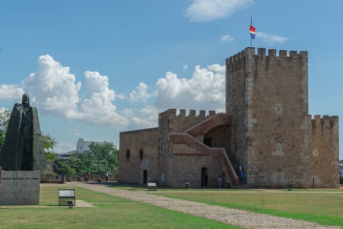 Guided Tour in the Colonial Zone of Santo Domingo - Casa de Tostado and the small details