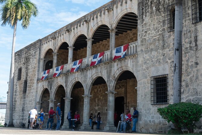 Guided Tour in the Colonial Zone of Santo Domingo - Parque Colón and the religious center