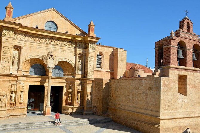 Half Day Excursion Colonial Zone, Faro to Colón, 3 Eyes Park - Catedral Primada de las Américas in 25 minutes