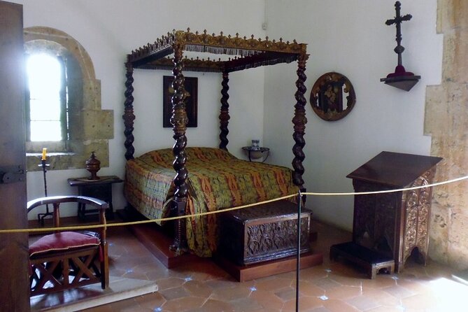 Half Day Excursion Colonial Zone Lighthouse to Colón and Tres Ojos from Santo Domingo - Alcázar de Colón, a palace with a family connection