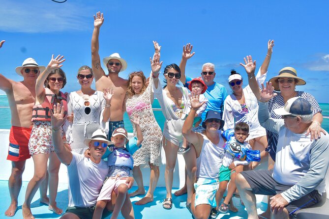 Half-Day Snorkeling Cruise and Natural Pool with Open Bar - A four-hour catamaran built around fun