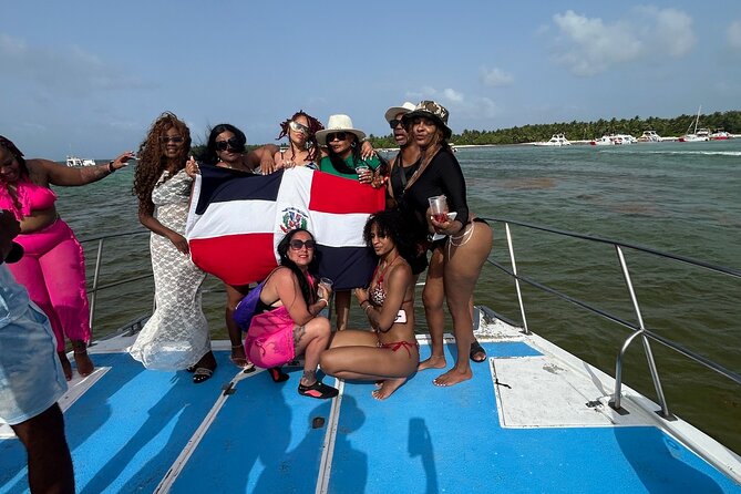 Hip Hop adult only Party Boat with Unlimited drinks and Sandbar - The natural pool stop