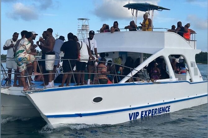 Hip Hop Beat and Live Dj Adults Only Party Boat and Free drinks - A Punta Cana afternoon that turns into a floating party