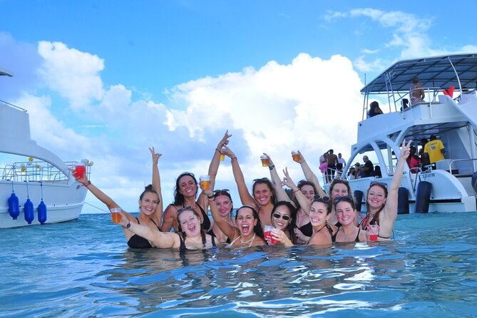 Hip Hop Party Boat Booze Cruise with Open Bar (Adults Only) - Music, dancing, and the adults-only mood