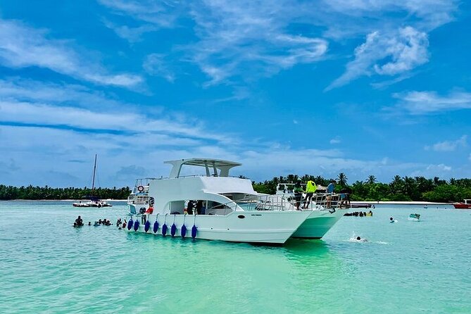 Hip-Hop Party Boat with Dj Live Adults Only and Unlimited Drinks - How the $65 price works for you