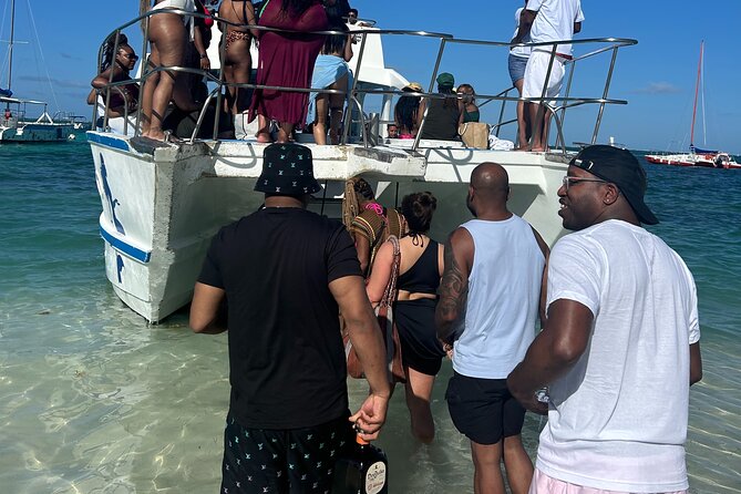 Hip-Hop Party Boat with Dj Live Adults Only and Unlimited Drinks - Who will enjoy this boat most