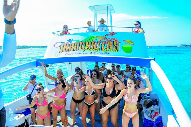 HipHop Party Boat with Unlimited drinks in Punta Cana - Dolphin viewing at the aquarium