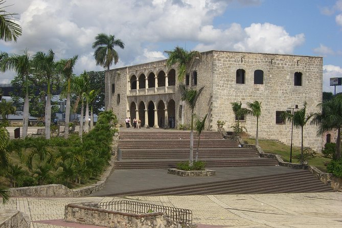 Historical City Tour Santo Domingo - Fortaleza Ozama and the meeting of river and sea
