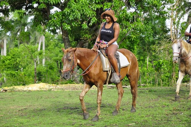 Horseback Riding in the Dominican Jungle - The guides and the human side of the outing
