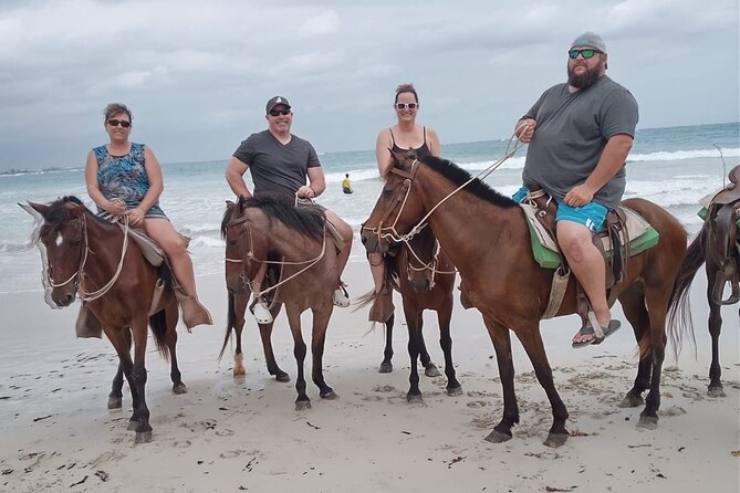 HorseBack Rinding to Macao Beach - Getting ready for the horses
