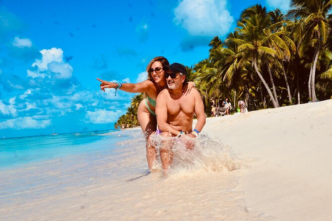 Isla Saona Exclusive Tour with Catamaran & Natural Pool - Communication, Drivers, and Day-of Confidence