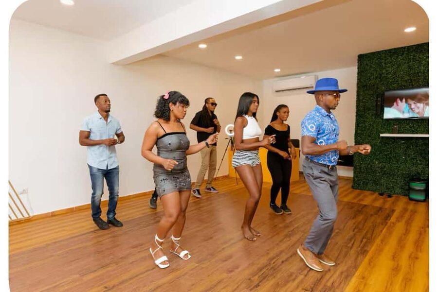 Learn to dance Bachata like a pro in Punta Cana - The first ten minutes: meet, watch, and find the rhythm
