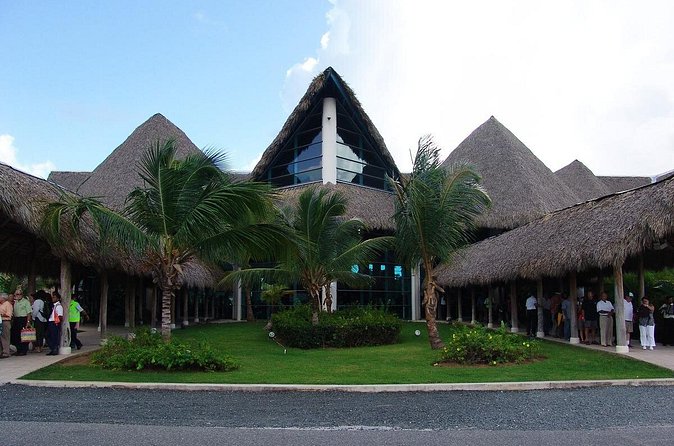 Lopesan Costa Bávaro-Punta Cana Airport Transfer - Who will like this transfer most