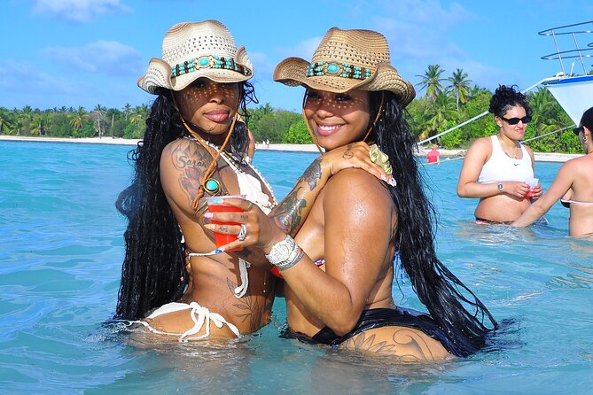 Luxury Hip Hop Boat Party–Drinks, Music, and the Best Vibes in PC - Dolphin watching from the boat