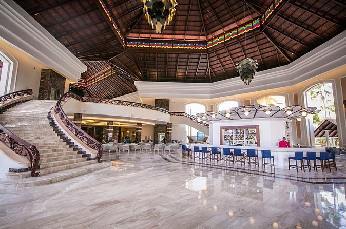 Majestic Mirage - Round Trip Shuttle - Punta Cana Airport - Who will get the most from this transfer