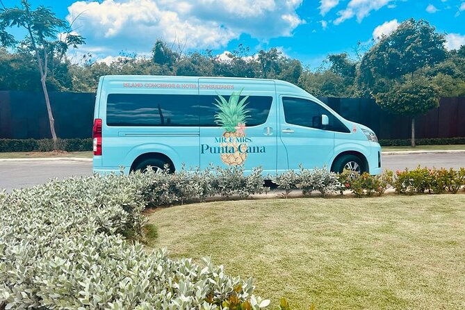 Mr&Mrs Punta Cana Private Roundtrip Transfer Airport-Hotel - A private ride for families, couples, and small groups