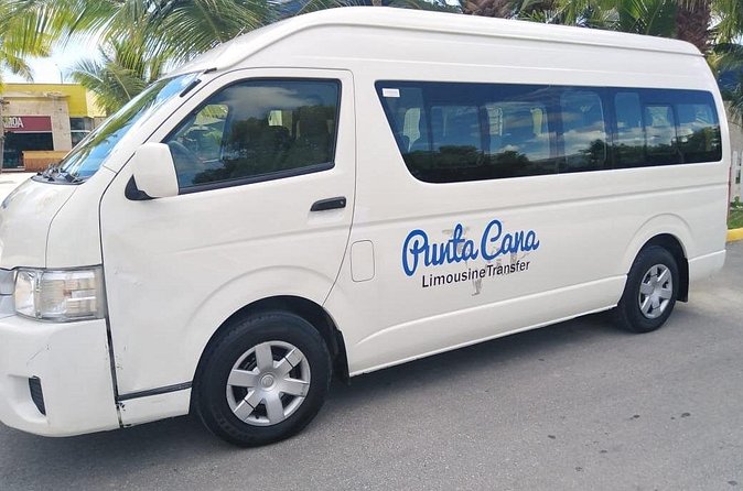 One Way Private Airport or Hotel Transfer Bavaro Hotel 1-6 Pax - Small details that make the ride better