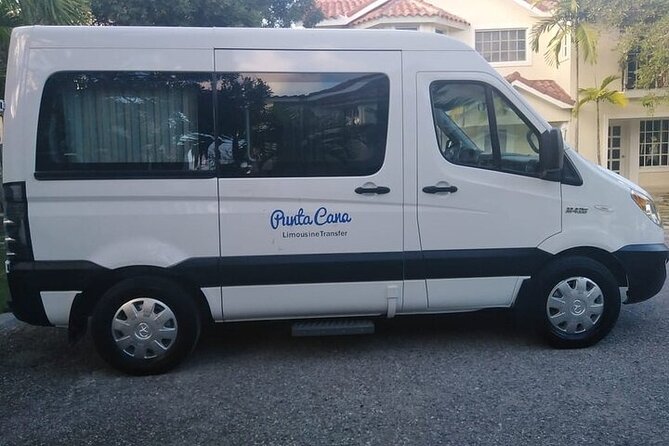 One Way Private Hotel or Airport Transfer Uvero Alto Hotels - What the 40-minute drive is like