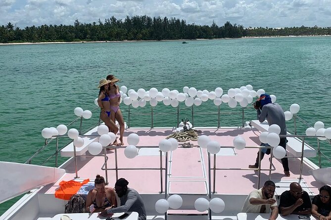 Party Boat and Snorkeling Family-friendly Semi-Private - An hour at the shallow sandbar and natural pool
