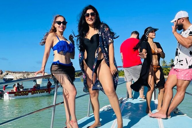 Party Boat Booze Cruise - Crucero con bebidas y Fiesta en Barco - Music, dancing, and the open bar