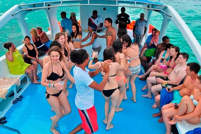 Party boat, Snorkeling, Sand-bar open bar in Bávaro Beach - Is $54 a fair price?