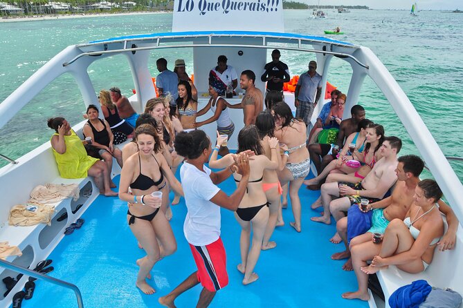 Party boat, Snorkeling, Sand-bar open bar in Bávaro Beach - Who will enjoy this afternoon most