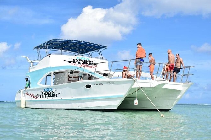 Party Boat /View Dolphins / Snorkling /Free Drinks and Transportation - Boarding and the ride from the marina