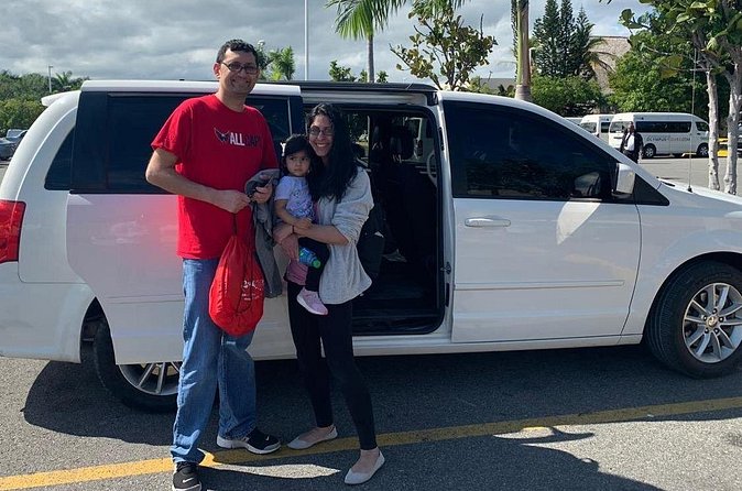 Private airport transportation - Bavaro Hotels - The personal touch: Kelly and the airport welcome