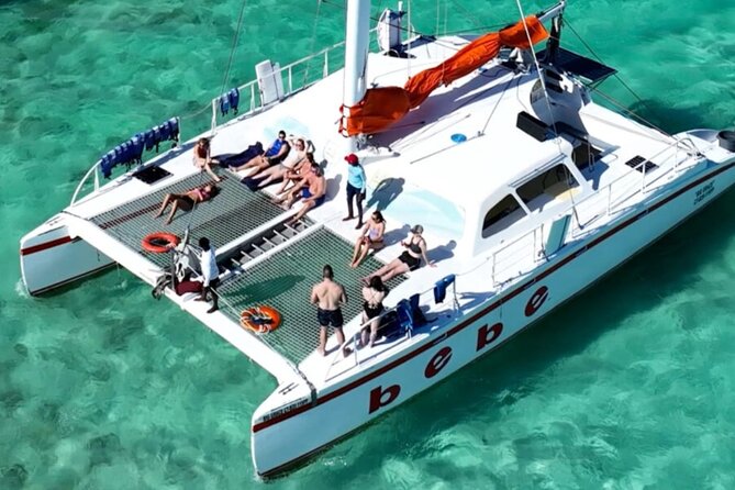 Private Catamaran Cruise to Bahia de las Aguilas - Reaching the beach and the floating bar