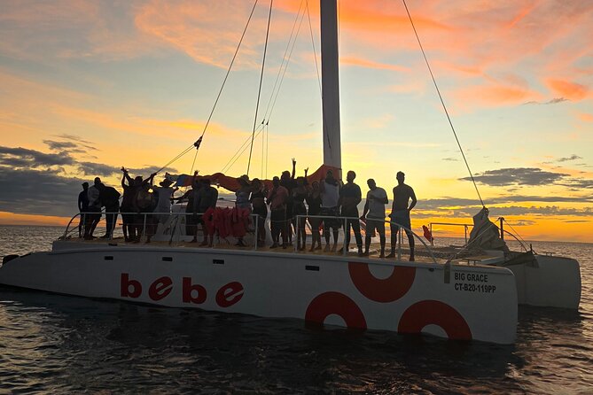 Private Catamaran Cruise to Bahia de las Aguilas - A friendly crew and a party-boat feel