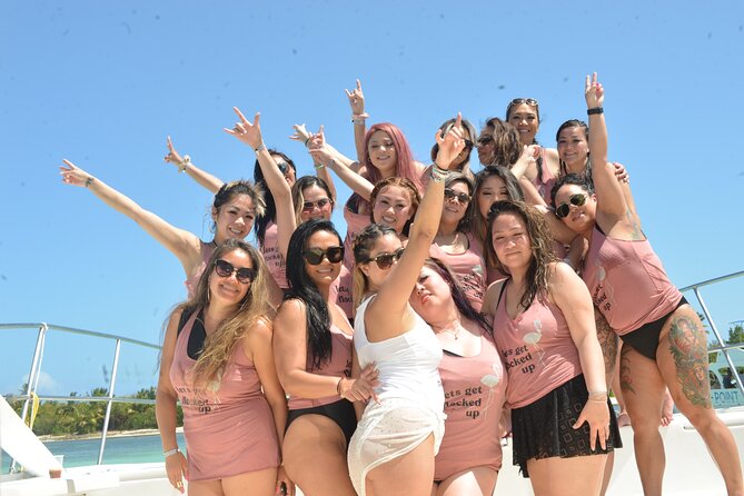Private Catamaran with Sound system, Slide, Open bar & Snorkeling - Punta de los Nidos and 30 minutes with tropical fish