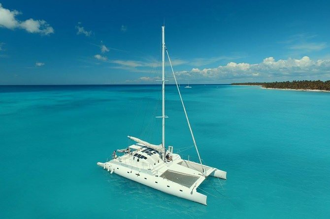 Private Luxury Catamaran - Saona or Catalina island - Why a private boat changes the Saona day