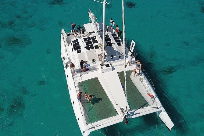 Private Luxury Catamaran - Saona or Catalina island - A crew that keeps the day personal