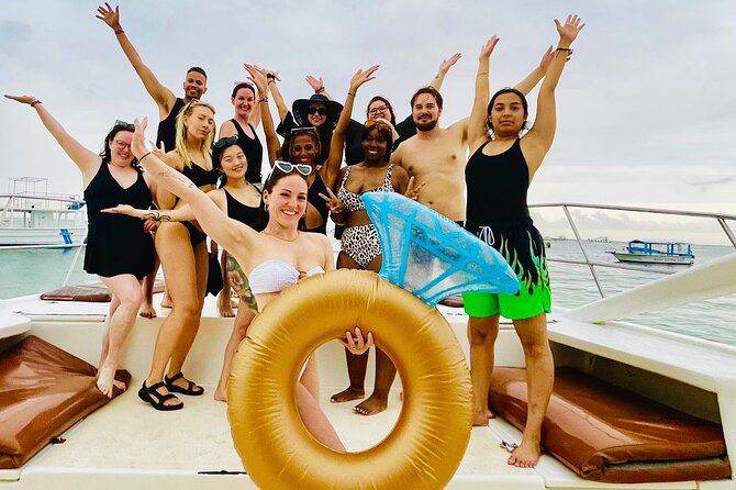 Private Party Boat with Snorkeling in Playa Bibijagua - Looking for dolphins in open water