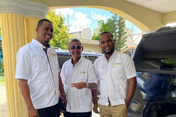 Private Punta Cana Luxury Car Transportation - Finding your chauffeur at Terminal A or B
