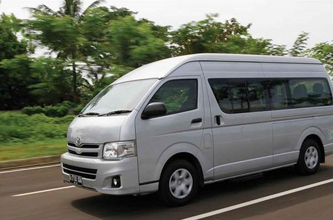 Private Round Trip Airport Transfer Uvero Alto Hotels 7-12 Pax - What happens when your flight is delayed