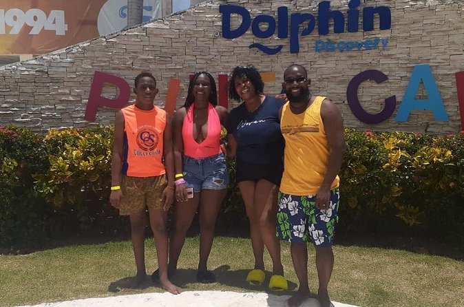 Private Roundtrip Transfer from Punta Cana Airport to Hotels - Communication can make or break the experience