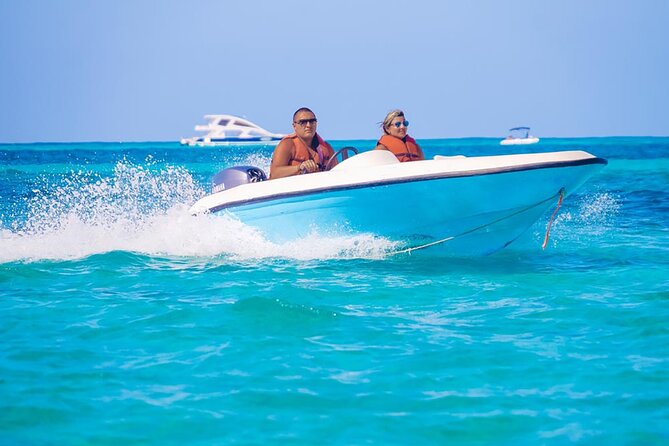 Private Speed Boat Experience with Snorkeling in Punta Cana - Meeting the guide and getting on the boat