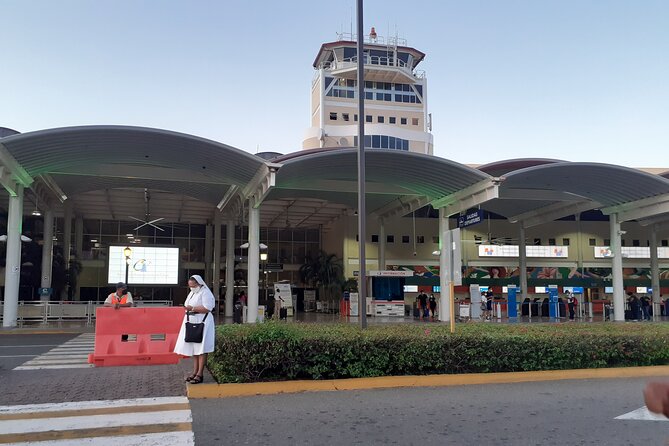 Private Transfer from PUJ airport to Punta Cana hotels - WhatsApp communication and meeting-point details
