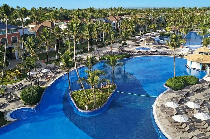 Private Transfer Punta Cana Airport to from Ocean Blue and Sand - The $40 group price and its real value