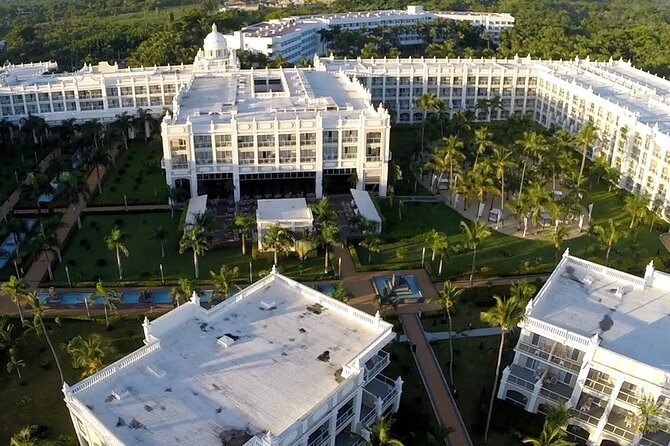 Private Transfer Punta Cana Airport to/from Riu Palace Bavaro - Why a private ride helps at Punta Cana Airport