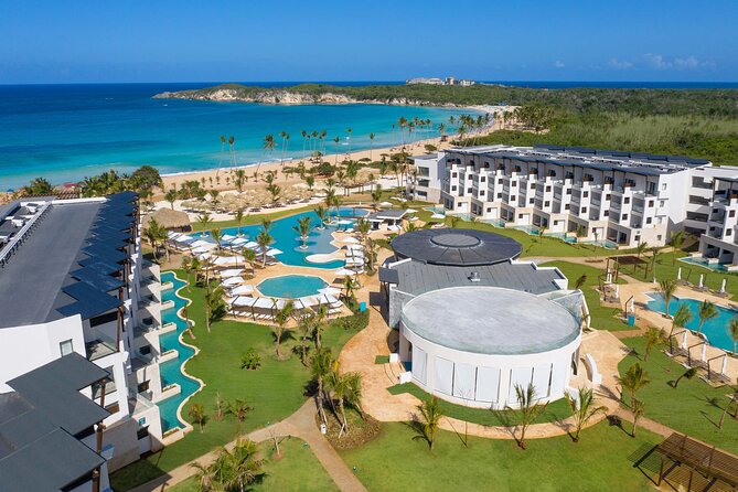 Private Transfer Punta Cana Airport to or from Dreams Macao - The 40-minute ride to Dreams Macao