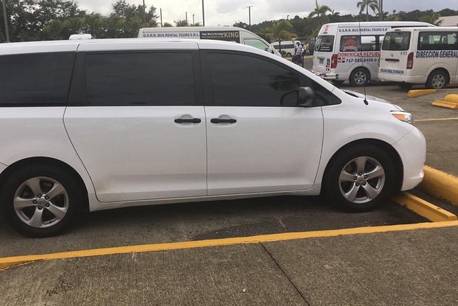Private Transport from Santiago STI to Puerto Plata - Finding your driver after customs