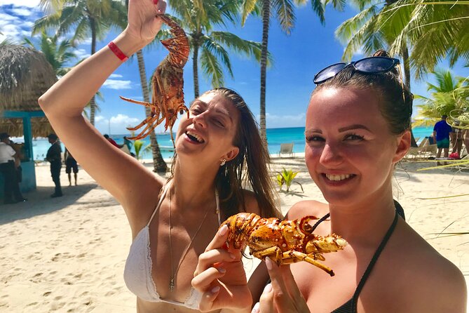 PRIVATE VIP tour Saona Island with Snorkeling, Starfish, Turtles - Guides, organization, and group comfort