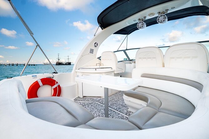 Private VIP Yacht in Punta Cana - The private beach pause