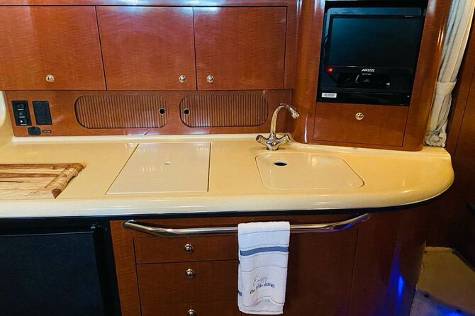 Private VIP Yacht in Punta Cana - Pickup and the first stretch along the coast