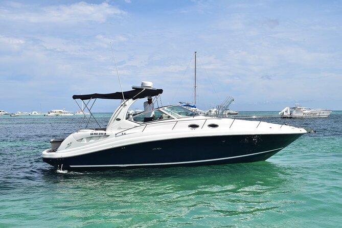 Private Yacht for Excursions in Punta Cana, Snorkeling and Booze - The natural pool and three hours of relaxed time