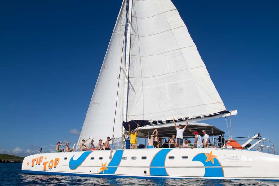 Puerto Plata: Catamaran Snorkeling Trip w/ Buffet & Open Bar - First snorkeling stop before lunch
