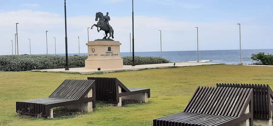 Puerto Plata: City tour through the historic old town - Independence Park and San Felipe Cathedral