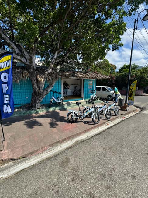 Puerto Plata: Electric bicycle Tour with Guide and Helmet - Meeting the guide outside the port
